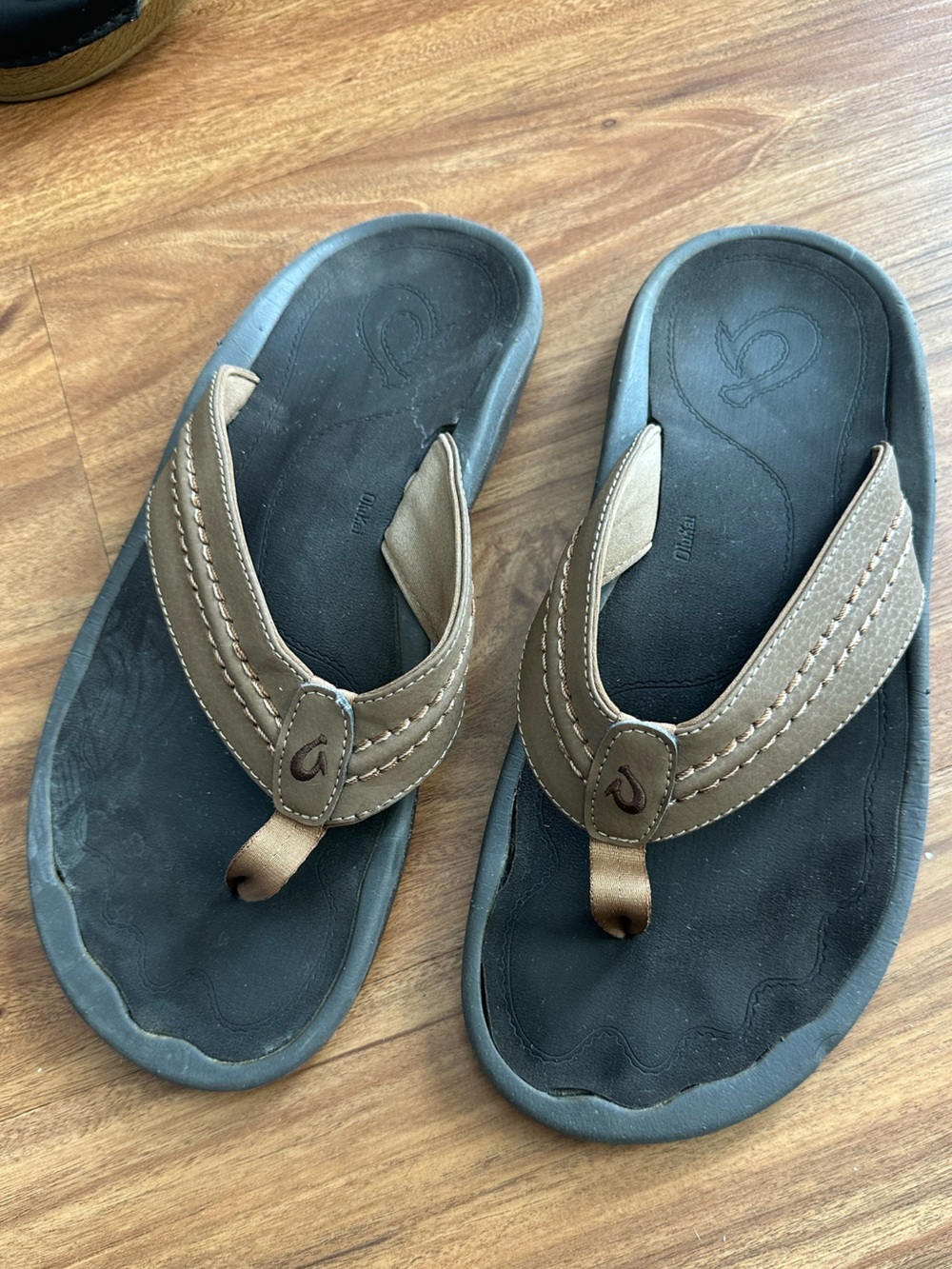 OluKai Hokua Flip Flop Sandals